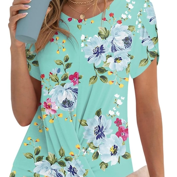 Addto Tops - Floral Twist-Front Short Sleeve Top in Mint